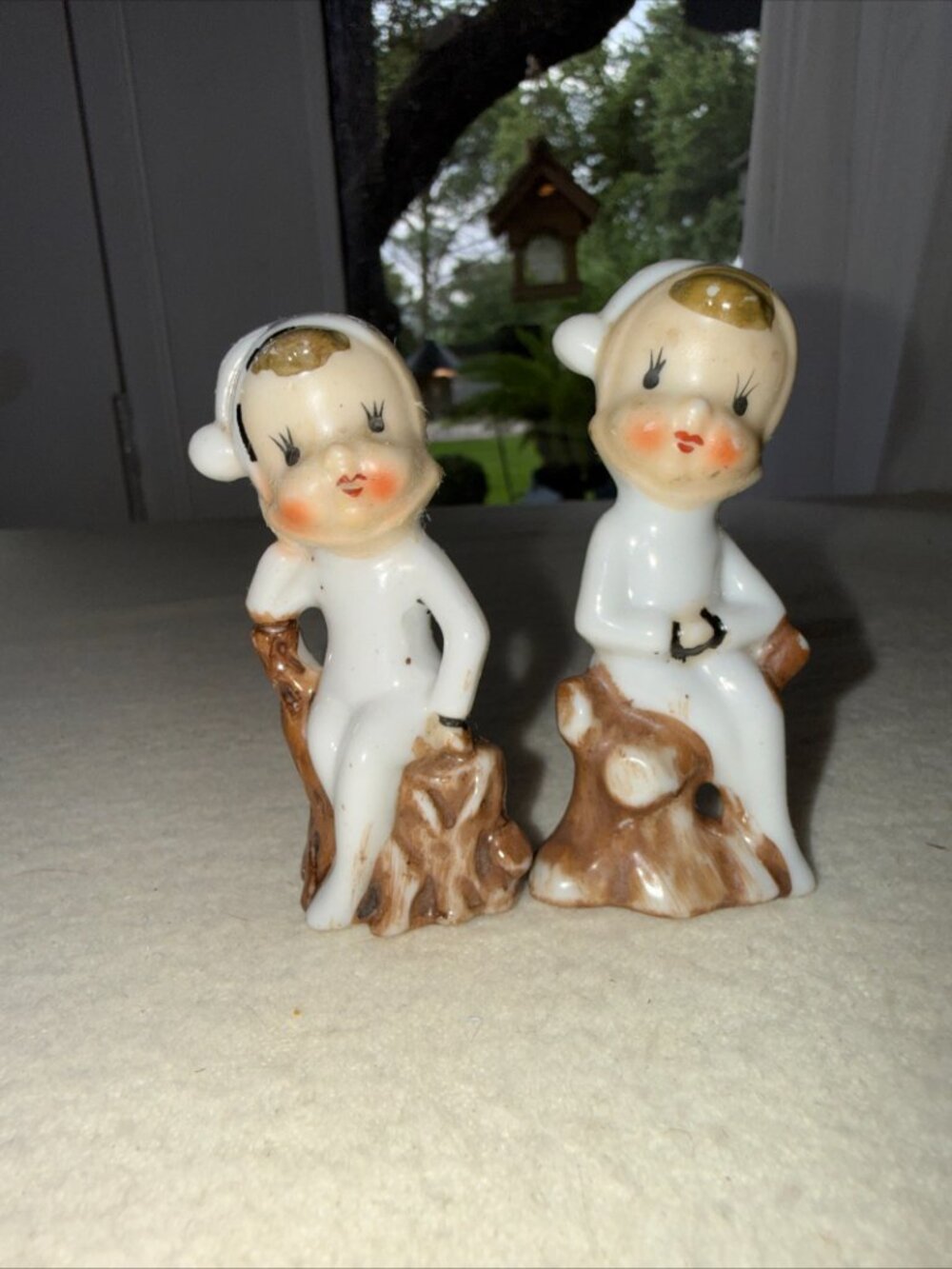 2pc Set Pixie Elf Sitting on Tree Log Stump White Suit Hats JAPAN 1950’s Kitschy